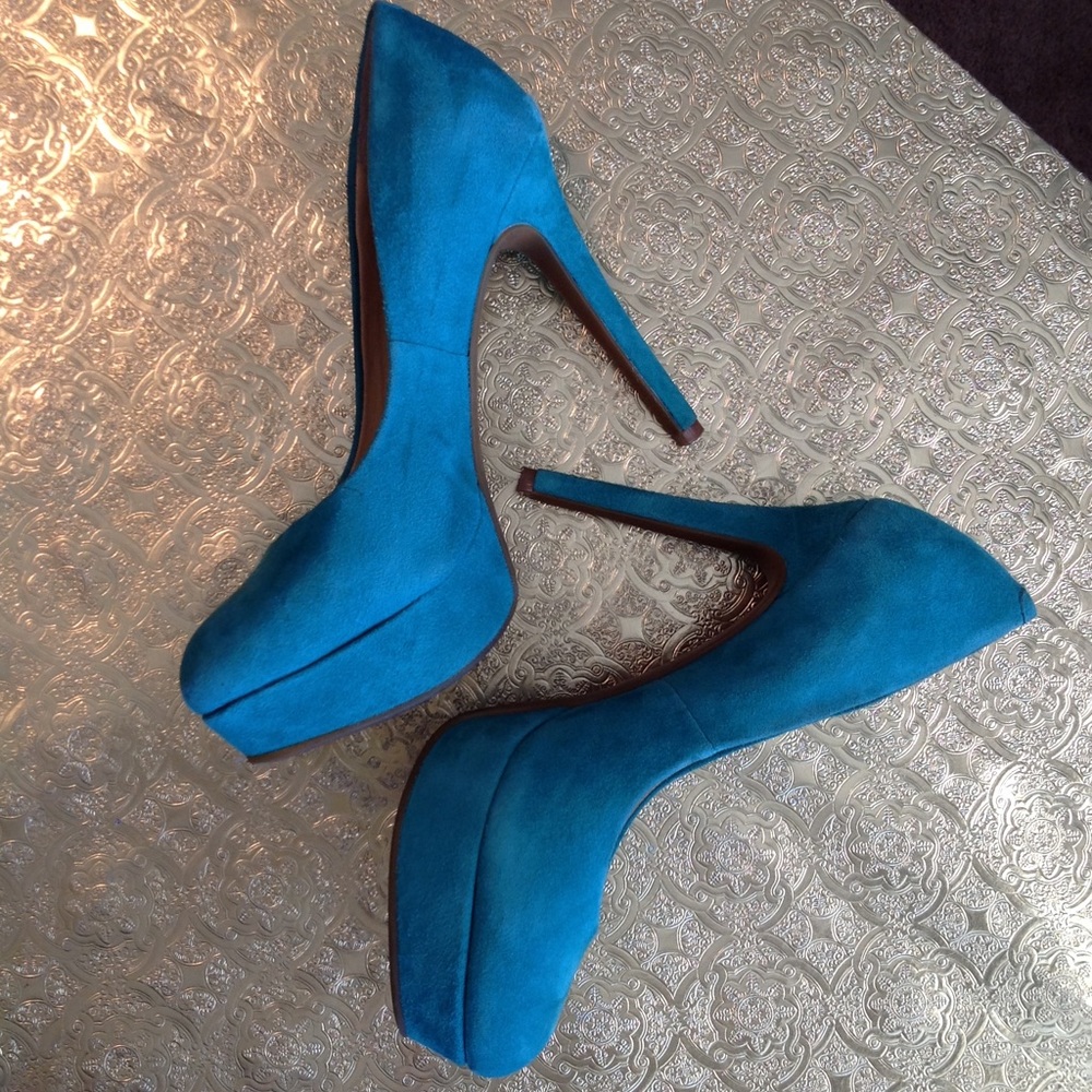 Turquoise blue suede heels